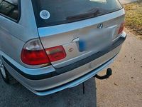 Gebraucht BMW 320 136 PS (100 kW) 2001 Silber Kombi