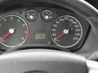 Usado Ford Focus 115 CV (84 kW) 2007 Gris Berlina