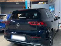 Gebraucht VW Golf VIII Active 150 PS (110 kW) 2022 Schwarz Limousine