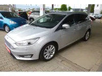 Gebraucht Ford Focus Titanium 125 PS (91 kW) 2017 Polarsilber metallic (metallic) Kombi