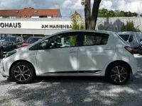 Gebraucht Toyota Yaris Hybrid Team 101 PS (74 kW) 2018 Weiß Limousine