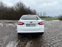 Gebraucht Ford Mondeo 160 PS (117 kW) 2015 Weiß Limousine