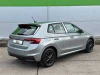 Neu Skoda 105 95 PS (69 kW) 2026 Silber Limousine