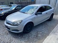 Używany Opel Astra Basis 90 KM (66 kW) 2006 Srebrny Coupe