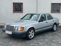 Gebraucht Mercedes E200 118 PS (86 kW) 1989 Grau Limousine