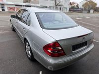 Gebraucht Mercedes E220 150 PS (110 kW) 2002 Silber Limousine