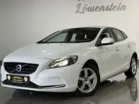 Gebraucht Volvo V40 Kinetic 120 PS (88 kW) 2016 Weiß Limousine
