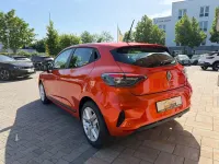 Neu Renault Clio V Evolution 143 PS (105 kW) 2026 Orange Limousine