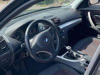 Gebraucht BMW 118 143 PS (105 kW) 2011 Schwarz Kleinwagen