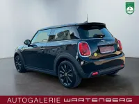 Gebraucht Mini Cooper SE 135 kW (184 PS) 2020 Midnight black metallic Kleinwagen