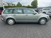 Gebraucht Volvo V50 Kinetic 109 PS (80 kW) 2007 Grün Kombi