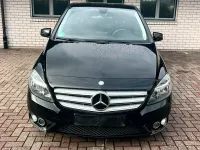Gebraucht Mercedes B180 122 PS (89 kW) 2012 Schwarz Kleinwagen