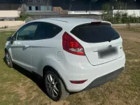 Gebraucht Ford Fiesta 96 PS (70 kW) 2009 Weiß Kleinwagen