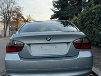 Gebraucht BMW 318 129 PS (94 kW) 2006 Silber Limousine
