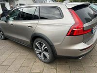 Gebraucht Volvo V60 CC Pro 197 PS (144 kW) 2020 Grau Kombi