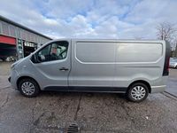 Gebraucht Opel Vivaro 145 PS (106 kW) 2017 Silber Van / Kleinbus