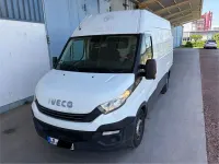 Second-hand Iveco Daily 156 CP (114 kW) 2018 Alb Monovolum