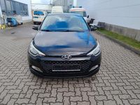Gebraucht Hyundai i20 Active 75 PS (55 kW) 2017 Schwarz Kleinwagen