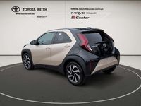Neu Toyota Aygo X 72 PS (52 kW) 2025 Ginger beige (4u9)/ black mica SUV