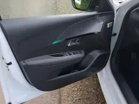 Gebraucht Peugeot 208 Allure 102 PS (75 kW) 2023 Weiß Kleinwagen