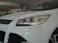 Gebraucht Ford Kuga Individual 179 PS (131 kW) 2015 Weiß SUV