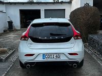 Gebraucht Volvo V40 R-Design 190 PS (139 kW) 2015 Weiß Limousine