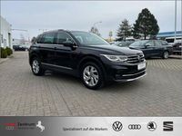 Gebraucht VW Tiguan Elegance 150 PS (110 kW) 2022 Deep black pearlescent SUV