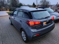 Gebraucht Hyundai i20 Active 101 PS (74 kW) 2018 Grau Kleinwagen