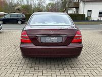 Gebraucht Mercedes E280 190 PS (139 kW) 2005 Rot Limousine