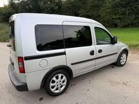 Usata Opel Combo 97 CV (71 kW) 2006 Argento Monovolume