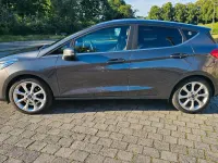 Gebraucht Ford Fiesta Titanium 125 PS (91 kW) 2018 Grau Kleinwagen