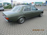 Gebraucht Mercedes 200 109 PS (80 kW) 1982 Grün Limousine