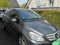 Gebraucht Mercedes B180 109 PS (80 kW) 2009 Grau Van / Kleinbus