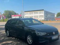 Gebraucht VW Passat R-line 150 PS (110 kW) 2024 Schwarz Kombi