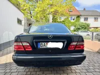 Używany Mercedes E220 Elegance 143 KM (105 kW) 2001 Sedan/Limuzyna