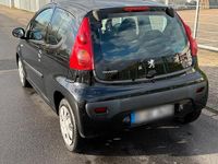 Gebraucht Peugeot 107 68 PS (50 kW) 2011 Schwarz Kleinwagen