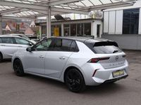 Gebraucht Opel Astra 131 PS (96 kW) 2024 Kristall silber/schwarz Limousine