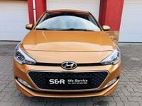Gebraucht Hyundai i20 84 PS (61 kW) 2015 Gold Limousine