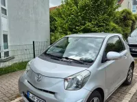 Second-hand Toyota iQ 68 CP (50 kW) 2013 Argintiu Hatchback