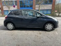 Gebraucht Peugeot 208 Access 68 PS (50 kW) 2015 Kleinwagen
