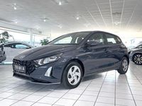 Neu Hyundai i20 90 PS (66 kW) 2025 Lumen gray pearl metallic Kleinwagen