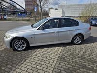 Gebraucht BMW 318 129 PS (94 kW) 2007 Silber Limousine