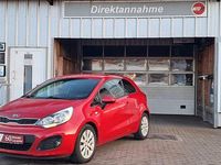 Gebraucht Kia Rio Attract 86 PS (63 kW) 2013 (beg) signal red Kleinwagen