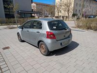 Gebraucht Toyota Yaris 69 PS (50 kW) 2008 Grau Kleinwagen