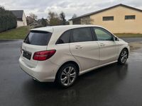 Gebraucht Mercedes B200 156 PS (114 kW) 2014 Weiß Van / Kleinbus