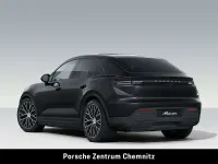 Neu Porsche Macan 4 Electric 300 kW (408 PS) 2026 Schwarz SUV
