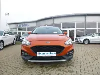 Używany Ford Focus Active 150 KM (110 kW) 2019 Pomarańczowy Sedan/Limuzyna