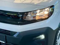 Neu Opel Combo-e Life 100 kW (136 PS) 2026 Kaolin weiß Van / Kleinbus
