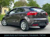 Gebraucht Kia Rio Attract 86 PS (63 kW) 2013 Braun Kleinwagen