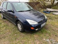 Usata Ford Focus 100 CV (73 kW) 2001 Blu Berlina